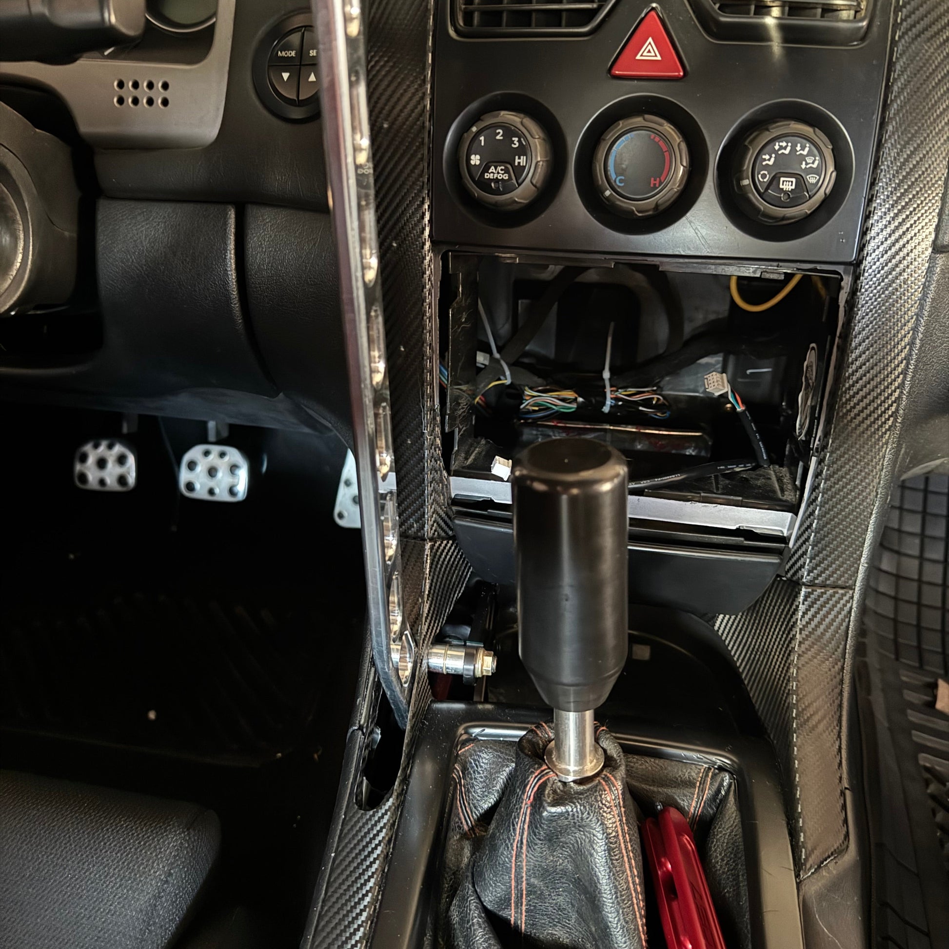 GTO hydro handbrake bracket installed in center console